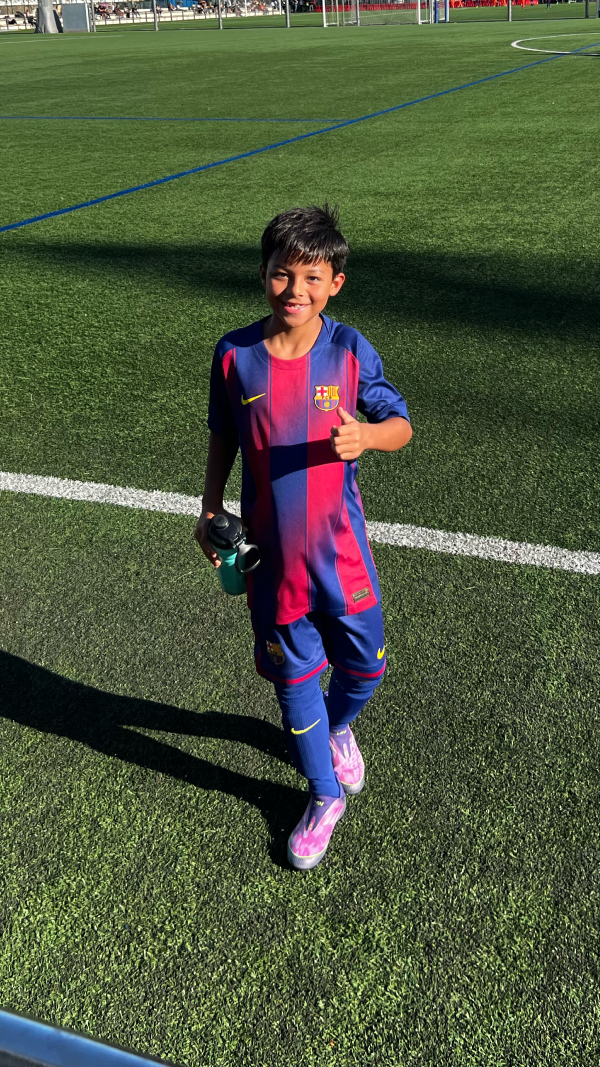 Foto original del futbolista con la equipación del FC Barcelona